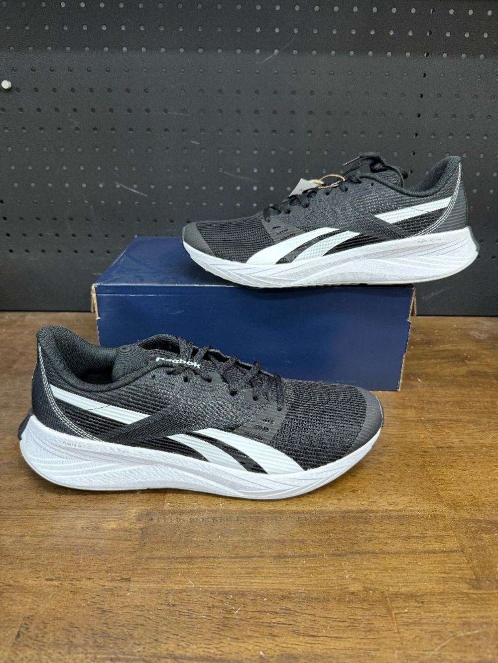 New W/O Box! Men's Reebok Energen Tech Plus Black White Running Sneakers Size 13